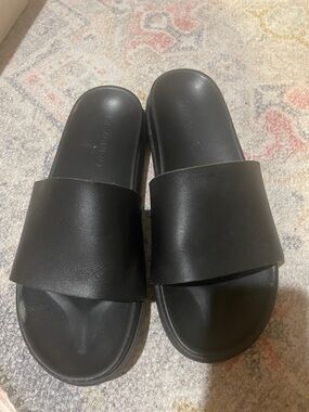 St Agni Black Slides